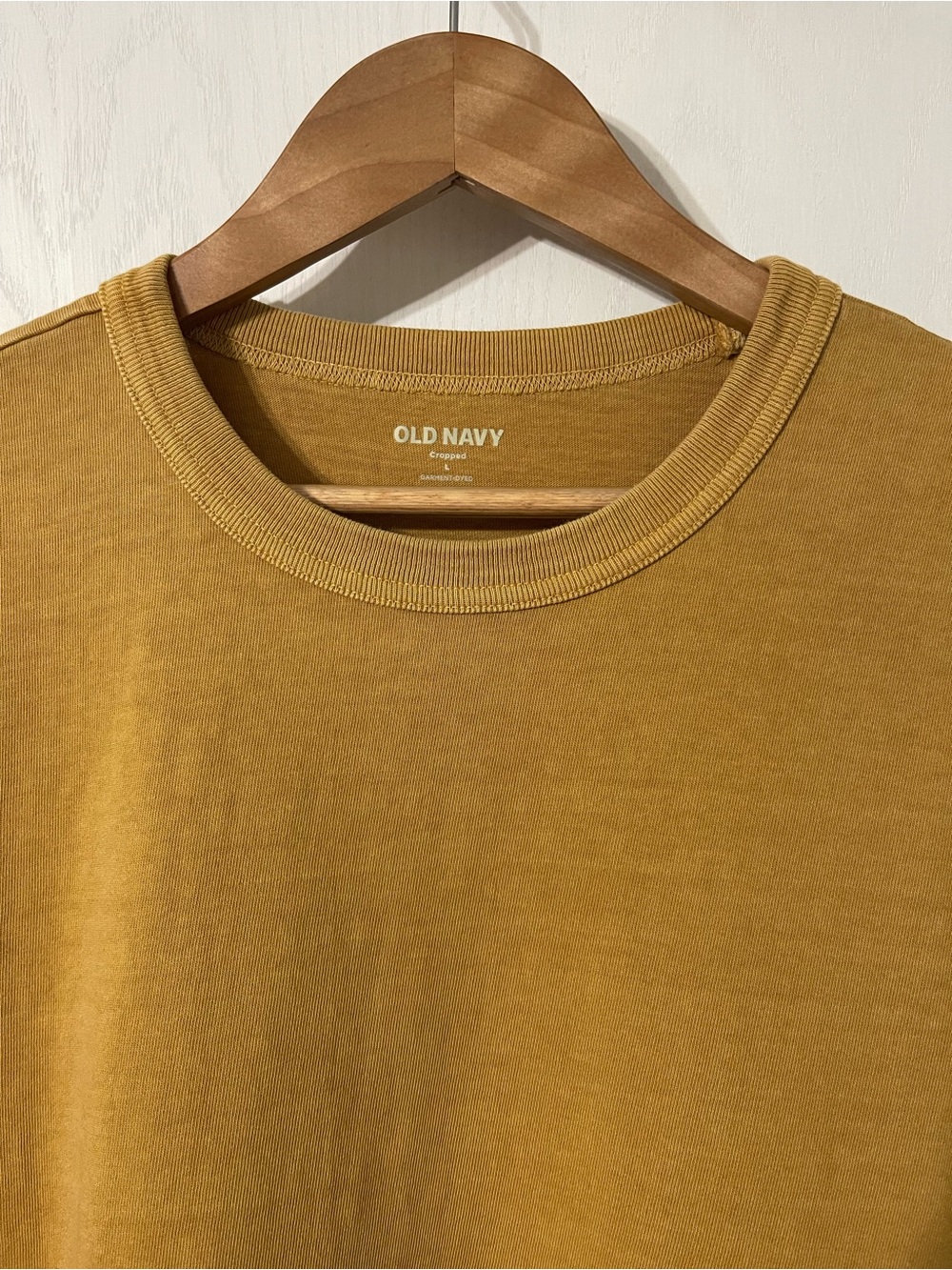 Old Navy Men’s L Cropped Mustard Crewneck T-Shirt